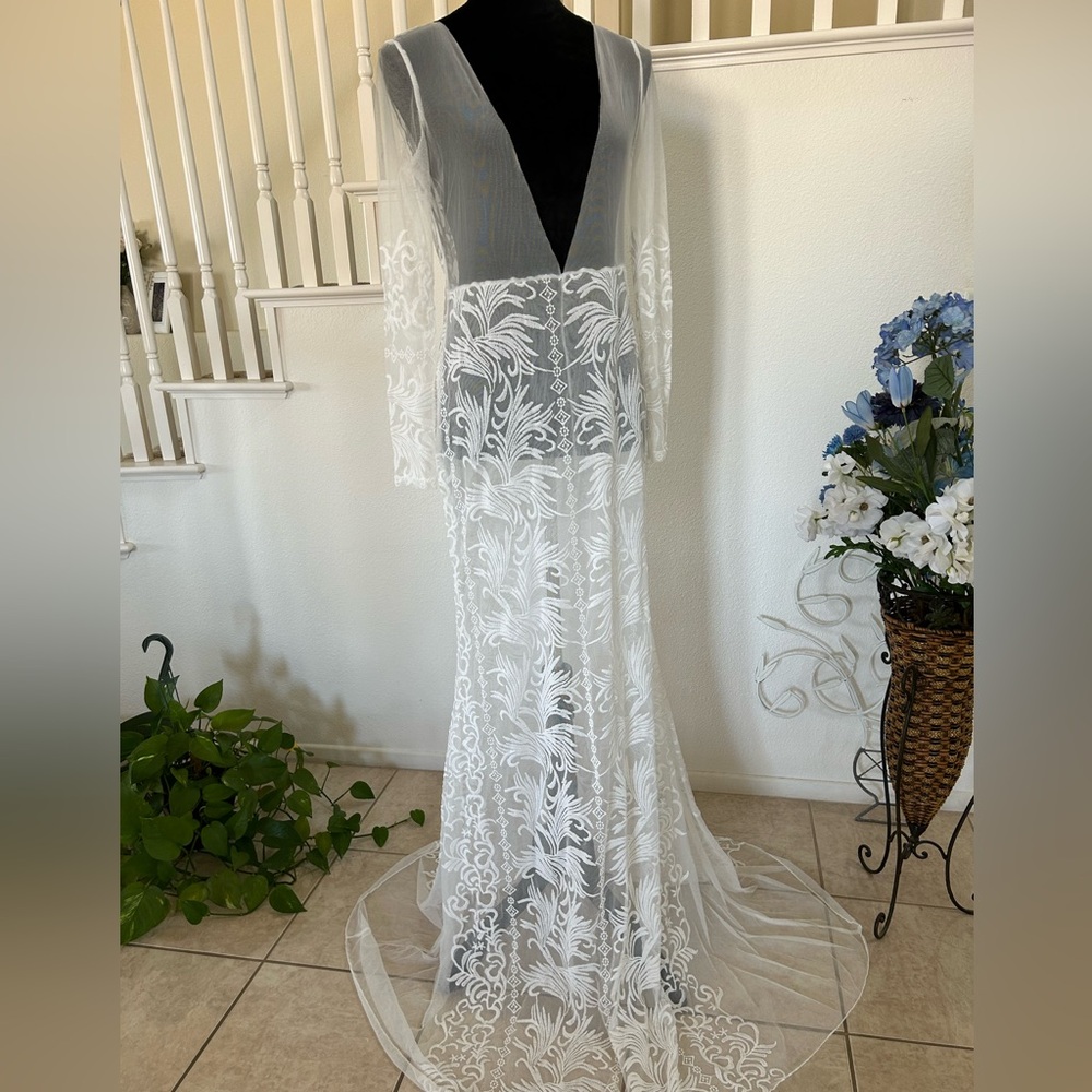 Georgeous Deep V Neck Long Sleeve Lace Maxi Dress